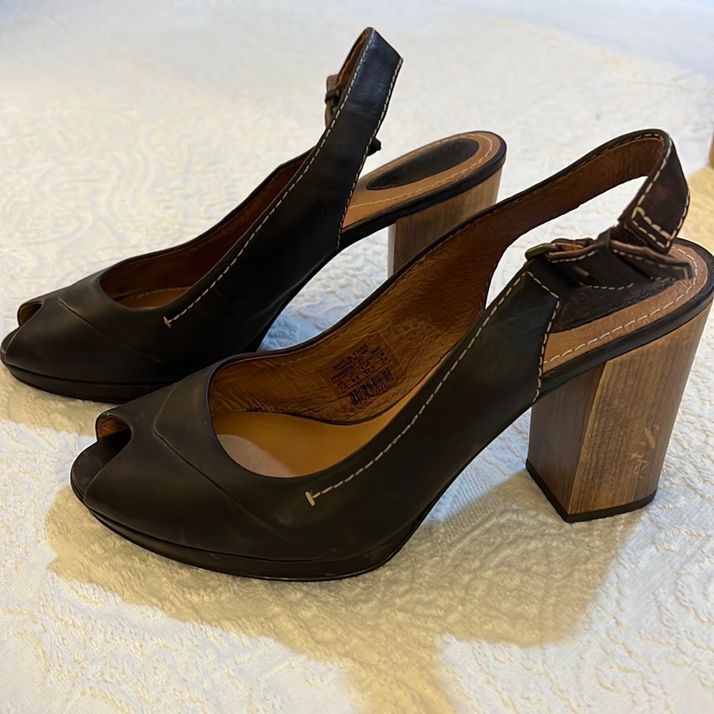 Fossil leather wooden heeled sandal